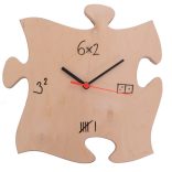 Fa falióra írható törölhető számlappal