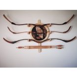 Íjtartó (3 íj, +vesszőtartó), íjász sólymokkal