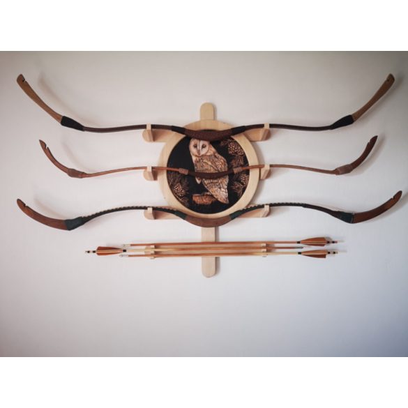 Íjtartó (2 íj, + vesszőtartó), sólyom karddal