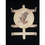 Íjtartó (2 íj, + vesszőtartó), többféle gravírozással, 22000 Ft-tól