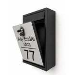 Klasszikus fém postaláda, gravírozott felirattal, fekete