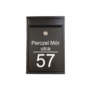 Klasszikus fém postaláda, gravírozott felirattal, fekete előlappal